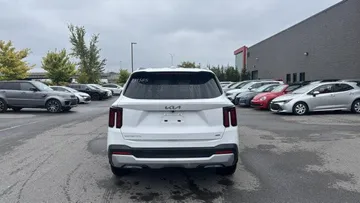 2025 Kia Sorento - image 6