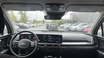 2025 Kia Sorento - image 9