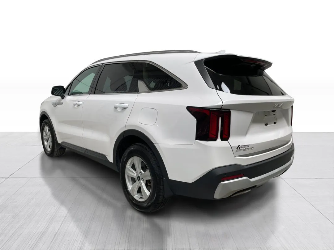 2025 Kia Sorento LX AWD, photo 10