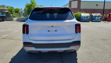 2025 Kia Sorento - image 4