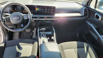 2025 Kia Sorento - image 9