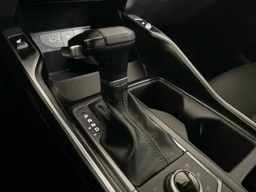 2025 Kia Sorento - image 29