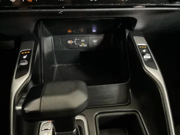 2025 Kia Sorento - image 26