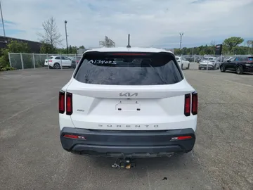 2022 Kia Sorento - image 6