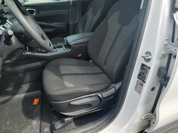 2022 Kia Sorento - image 7