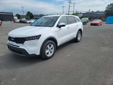 2022 Kia Sorento - image 2