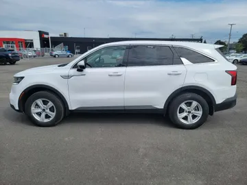 2022 Kia Sorento - image 4