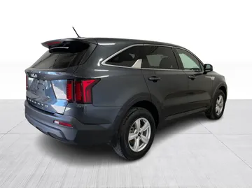 2022 Kia Sorento - image 14