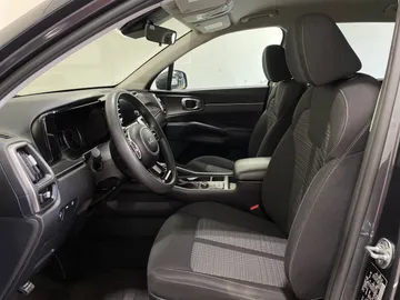 2022 Kia Sorento - image 3