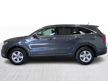 2022 Kia Sorento - image 10