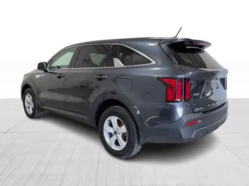 2022 Kia Sorento - image 11