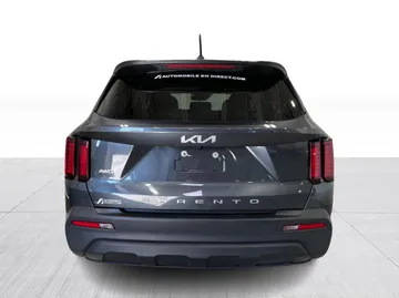 2022 Kia Sorento - image 12