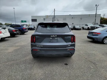 2023 Kia Sorento - image 7