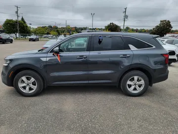 2023 Kia Sorento - image 6