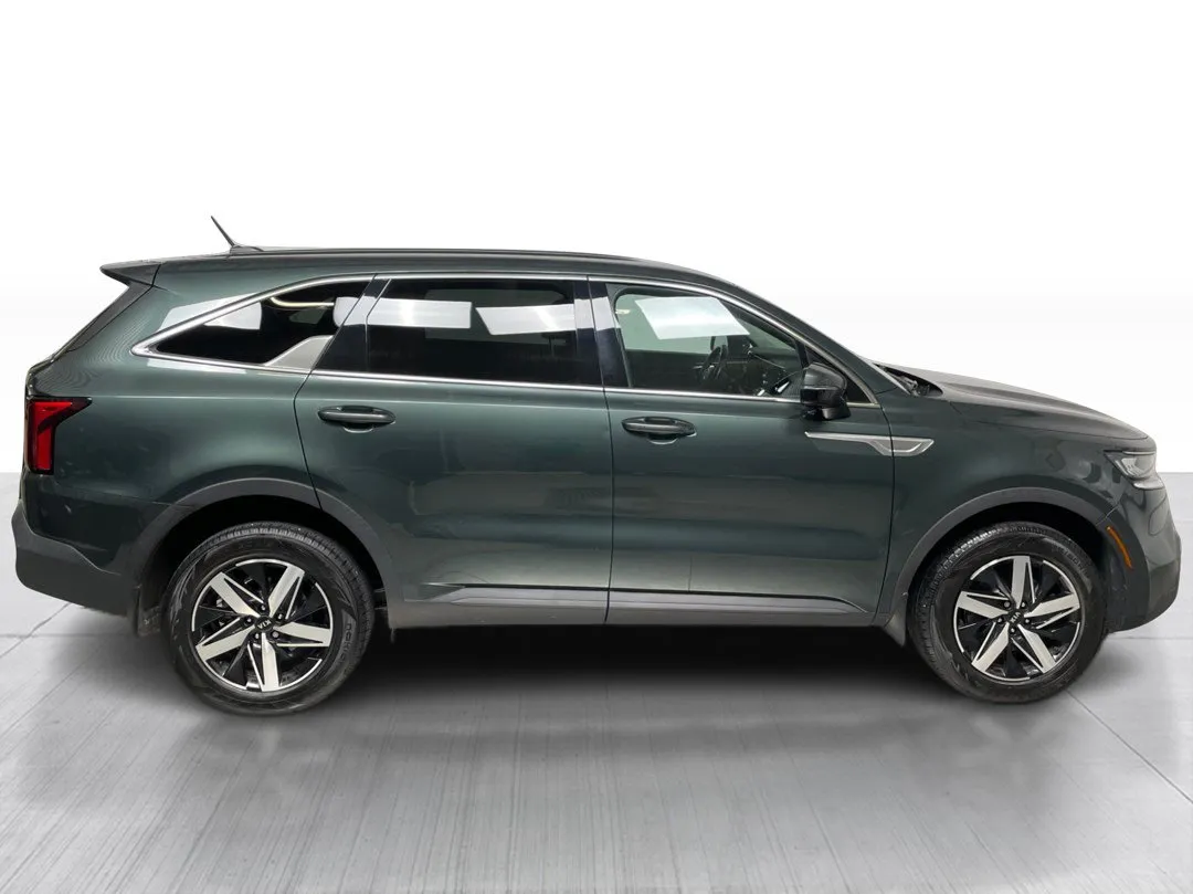 2021 Kia Sorento — photo 2