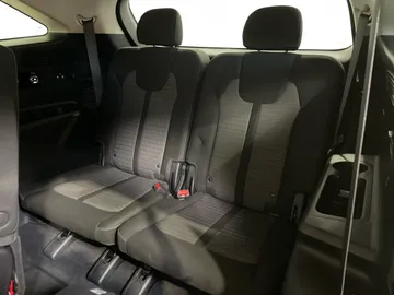 2022 Kia Sorento - image 27