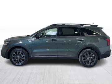 2022 Kia Sorento - image 9