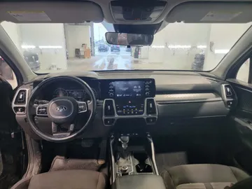 2021 Kia Sorento - image 8