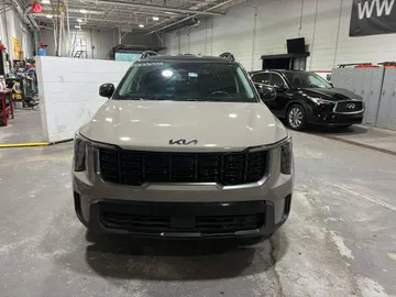 2025 Kia Sorento - image 2