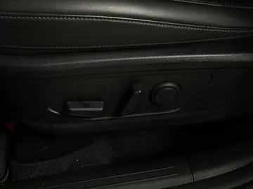 2025 Kia Sorento - image 26