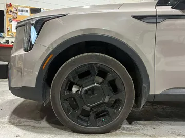 2025 Kia Sorento - image 7