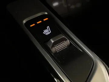2025 Kia Sorento - image 33