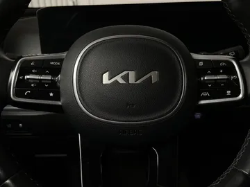 2025 Kia Sorento - image 18
