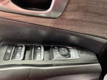 2021 Kia Sorento - image 25