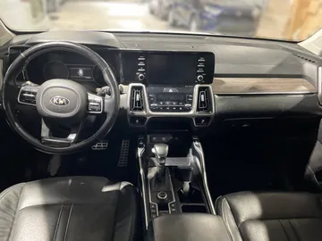 2021 Kia Sorento - image 4