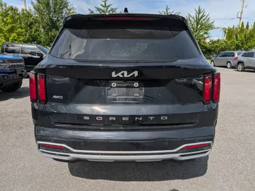 2022 Kia Sorento - image 6