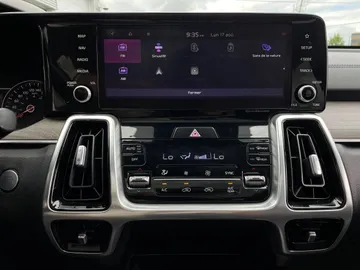 2021 Kia Sorento - image 29