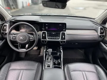 2021 Kia Sorento - image 19