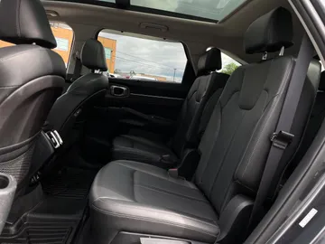 2021 Kia Sorento - image 11