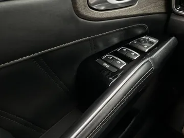 2021 Kia Sorento - image 23