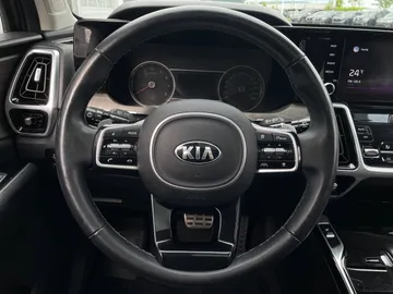 2021 Kia Sorento - image 15