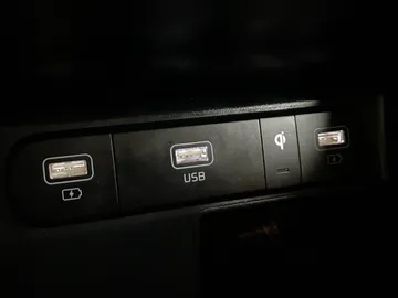 2021 Kia Sorento - image 33