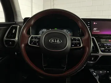 2021 Kia Sorento - image 19