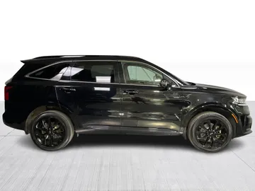 2021 Kia Sorento - image 2