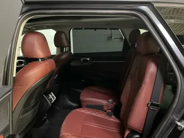 2022 Kia Sorento - image 16