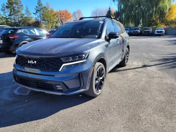 2022 Kia Sorento - image 2