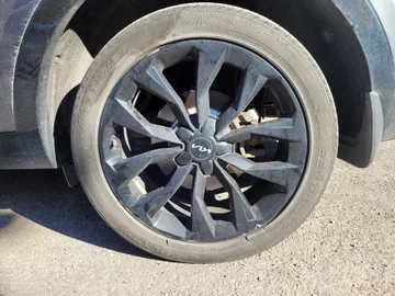 2022 Kia Sorento - image 7