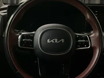 2022 Kia Sorento - image 19
