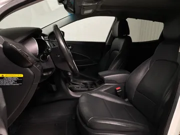 2016 Hyundai Santa Fe Sport - image 3