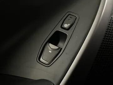 2016 Hyundai Santa Fe Sport - image 24
