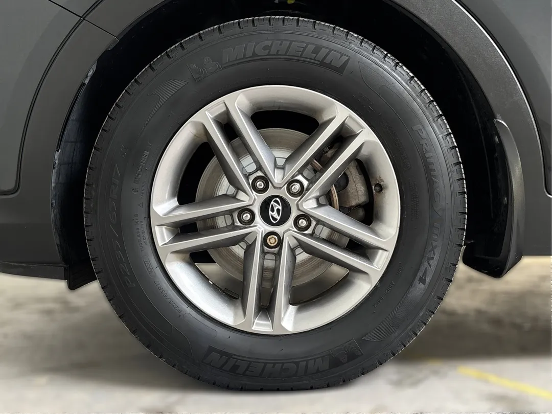 2017 Hyundai Santa Fe Sport — photo 6