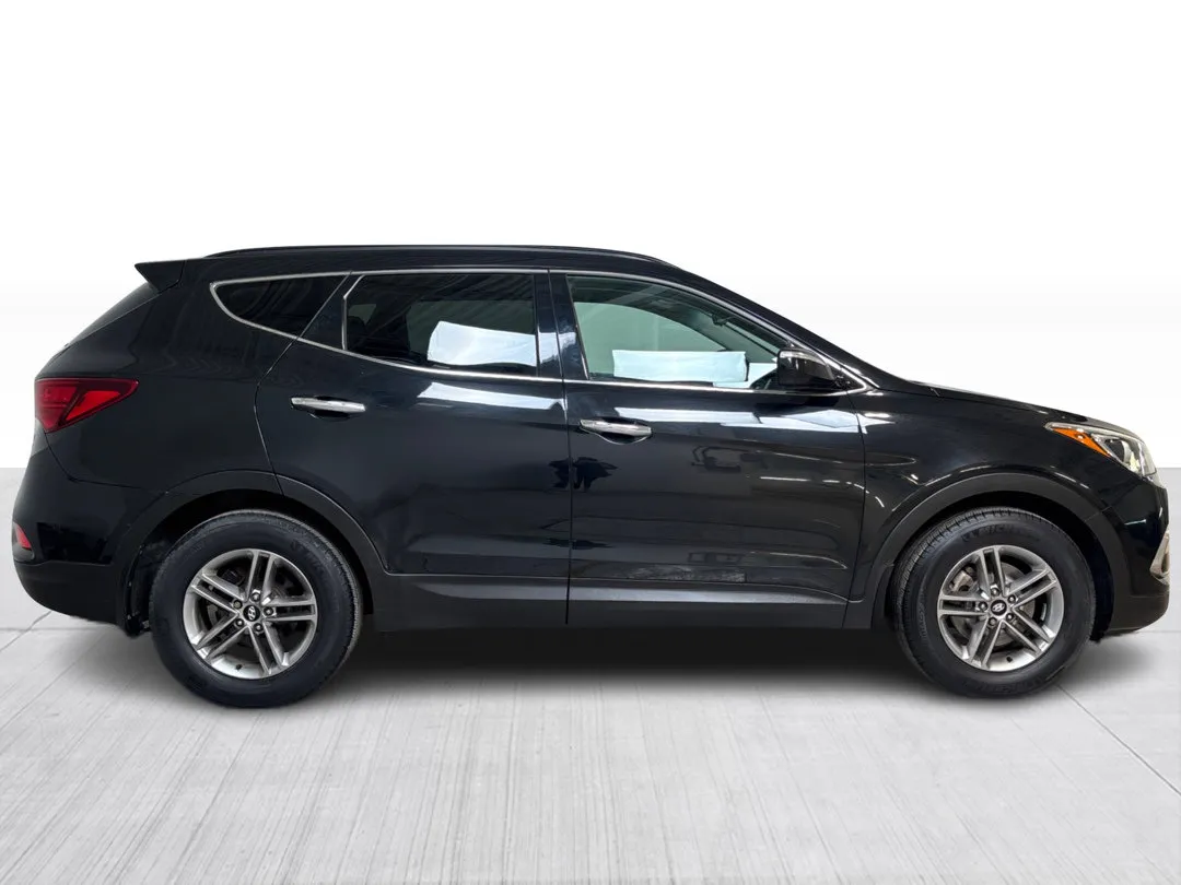 2017 Hyundai Santa Fe Sport — photo 2