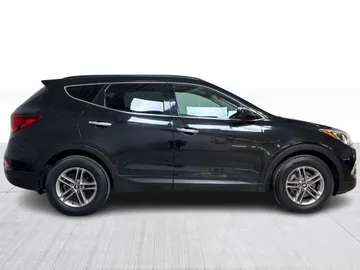 2017 Hyundai Santa Fe Sport - image 2