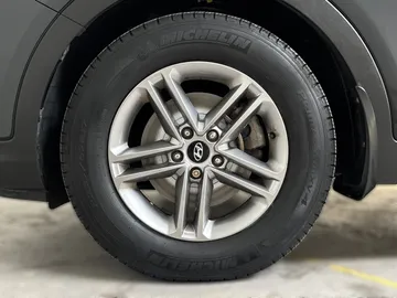 2017 Hyundai Santa Fe Sport - image 7