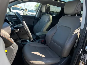 2017 Hyundai Santa Fe Sport - image 3