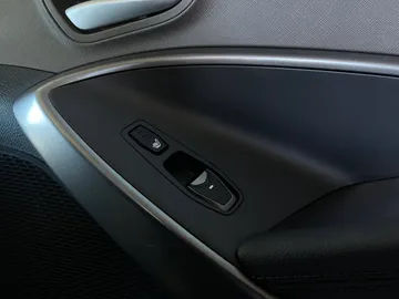2017 Hyundai Santa Fe Sport - image 29